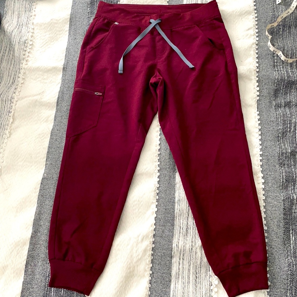 Women’s Figs Joggers (Petite)